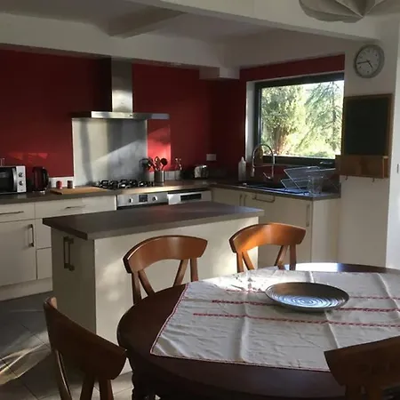 Дом отдыха Calme Et Spacieux Pour Amoureux De La Nature Le Longeron