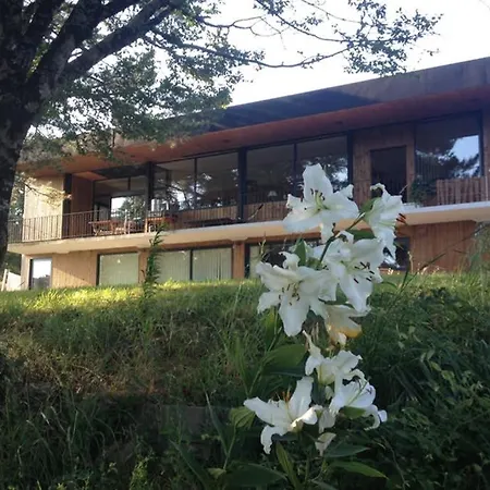 Дом отдыха Calme Et Spacieux Pour Amoureux De La Nature Le Longeron