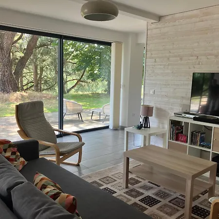 Дом отдыха Calme Et Spacieux Pour Amoureux De La Nature Le Longeron